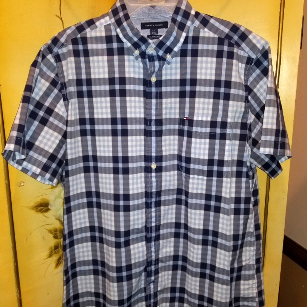 Tommy Hilfiger Short Sleeve Shirt  Size: Large Condition: Excellent Color: Charc